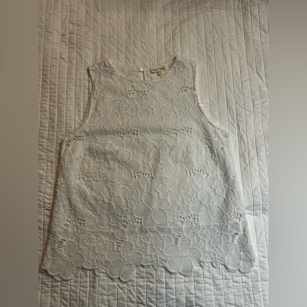 Aaron & amber flower embroidery top in white NWOT